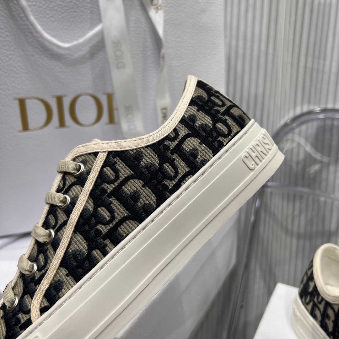 Women's high heels